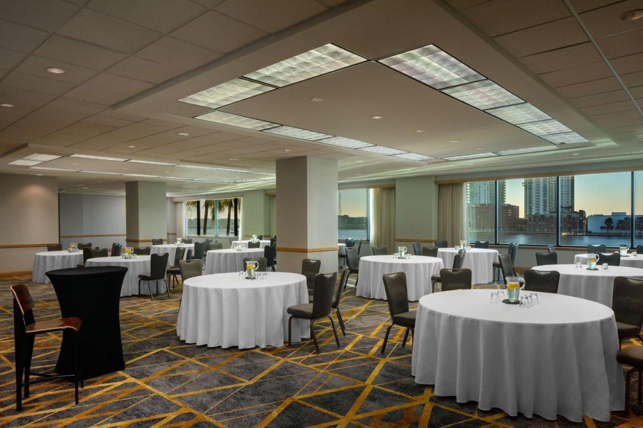 Hyatt Regency Riverfront Hotel 3*